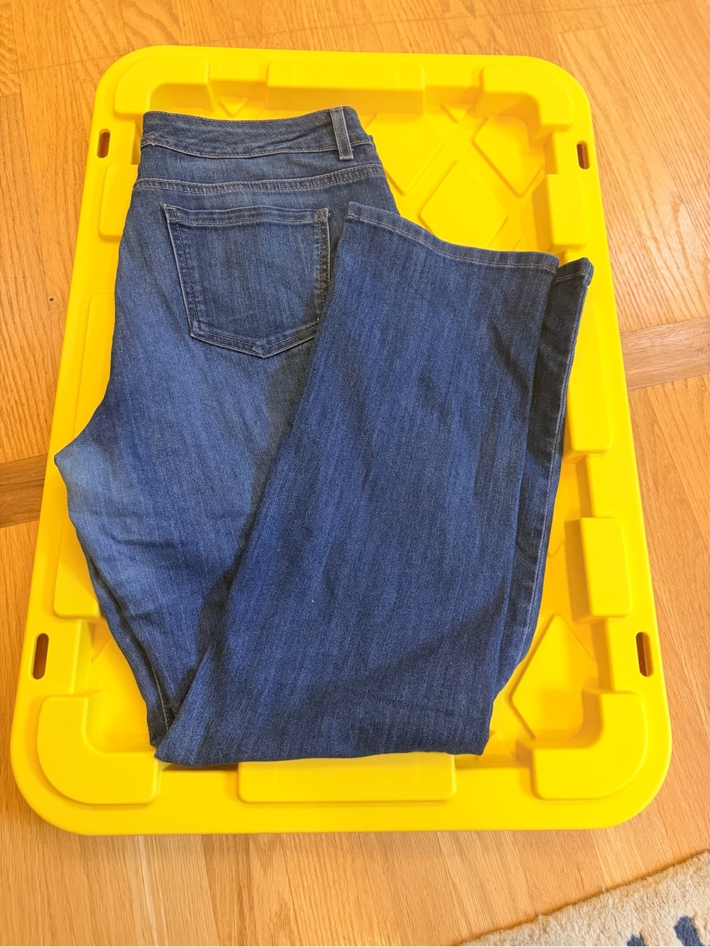 Ladies Size 12 "Bandolino" Caroline Straight Leg Dark Blue Jeans GUC